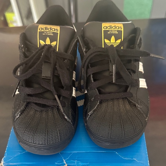 Adidas Superstars - Picture 1 of 9